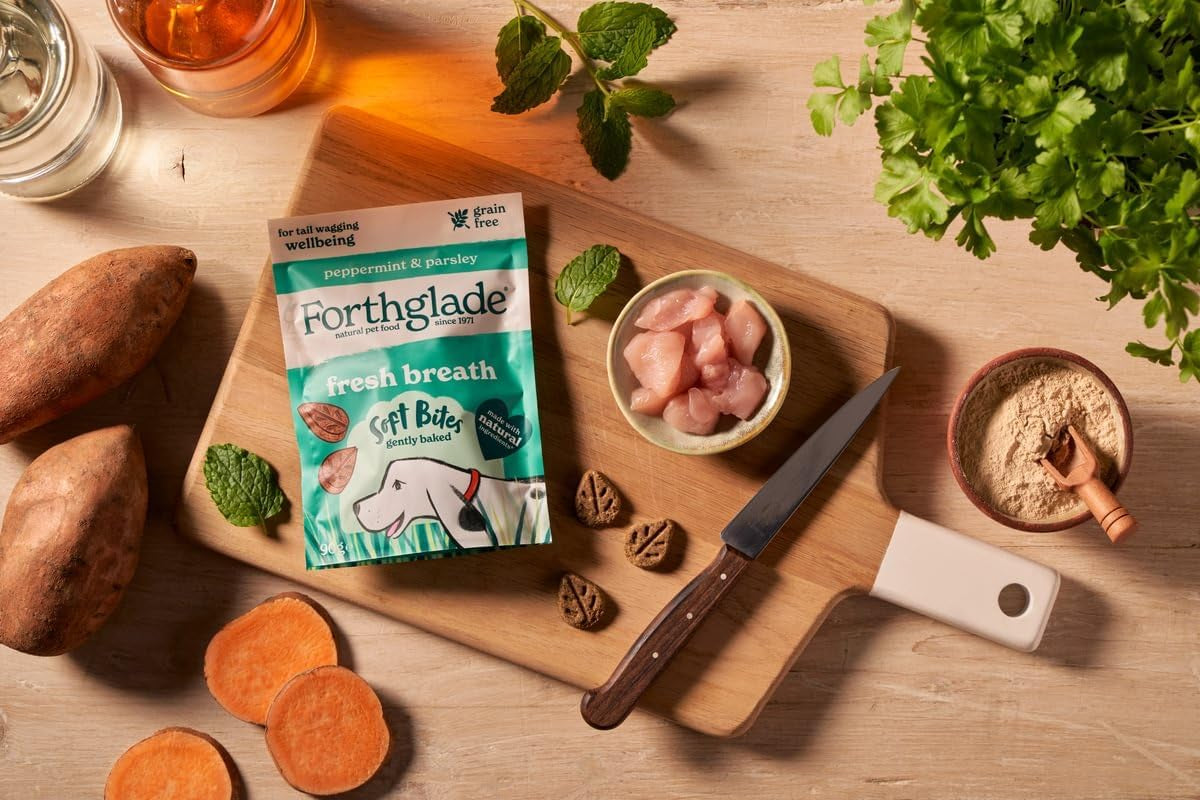 Natural Dog Treats (8 X 90G Bags) - Hypoallergenic & Grain Free Dog Treats with Chicken, Peppermint & Parsley, Fresh Breath Soft Bites, Resealable Bags